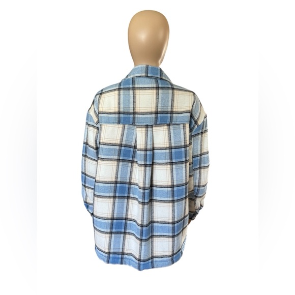 Love Tree Soft Sherpa Plaid Shacket Size Medium - Picture 2 of 5
